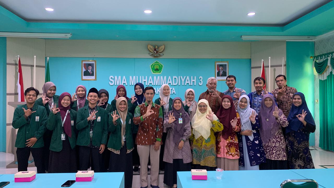 Penarikan Mahasiswa PLP UIN di SMA Muhammadiyah 3 Yogyakarta Berlangsung Penuh Kehangatan