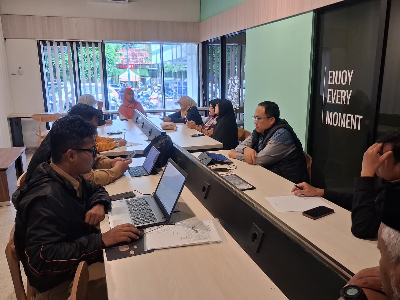 BUKBER TIM PENGEMBANG BOARDING DENGAN SISWA BOARDING SMA MUGA